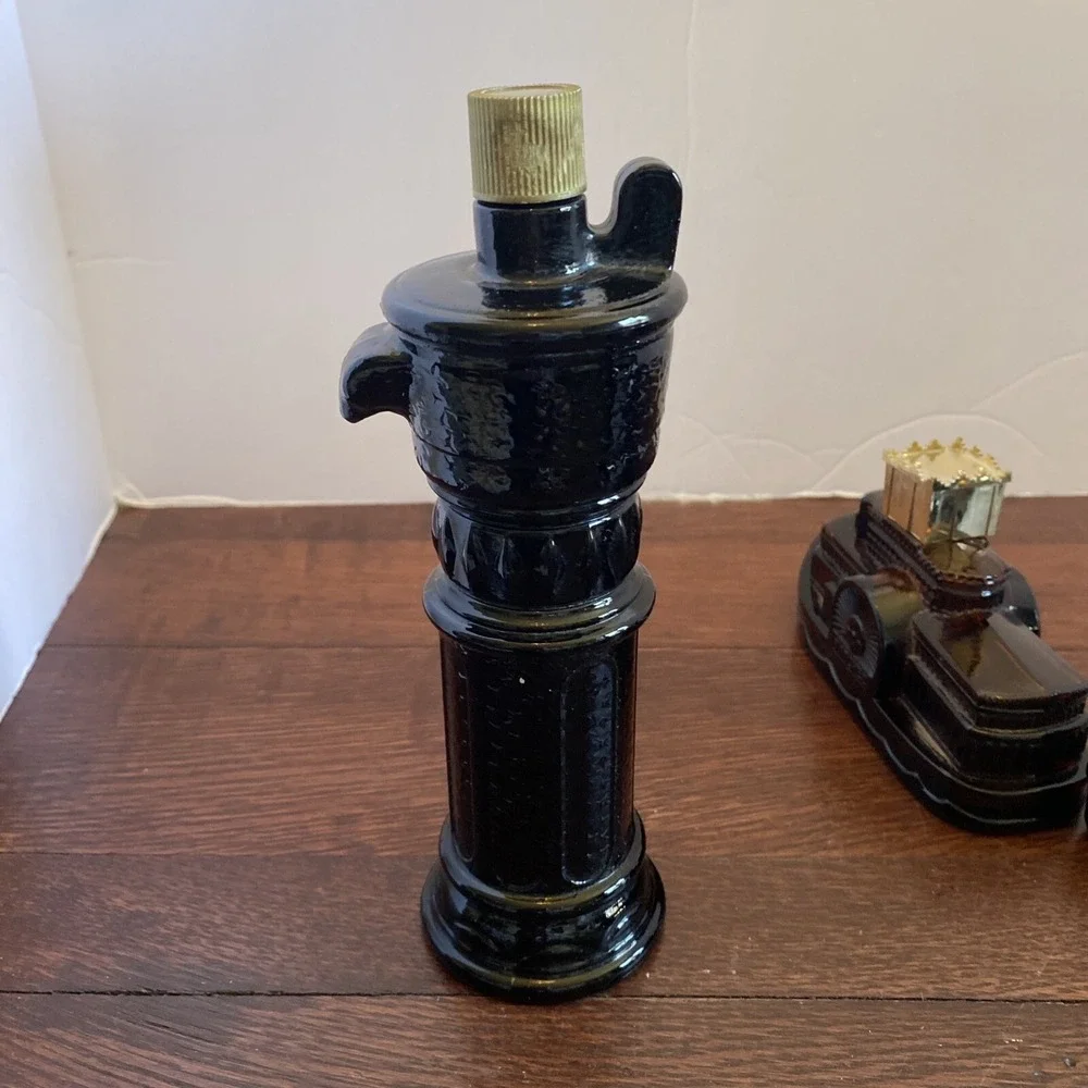 Vintage Avon cologne bottles, Lot Of 4, ‎ Water pump, 2 Steamboats, Stagecoach